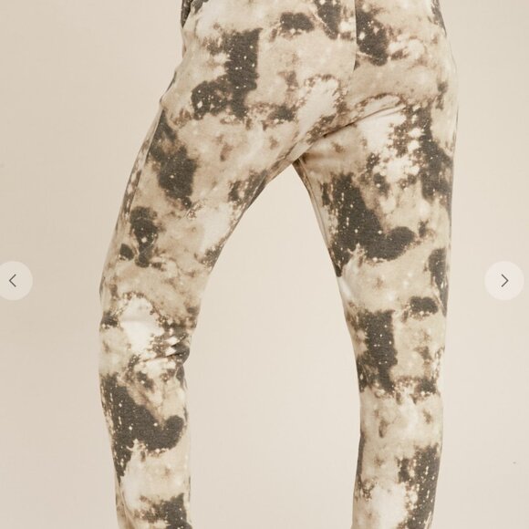 110 $22. Live Start, NWT 2 piece loungewear set Vtop and Jogger Olive - Picture 12 of 13